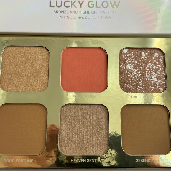True Luscious Lucky Glow New in Box - Picture 3 of 3